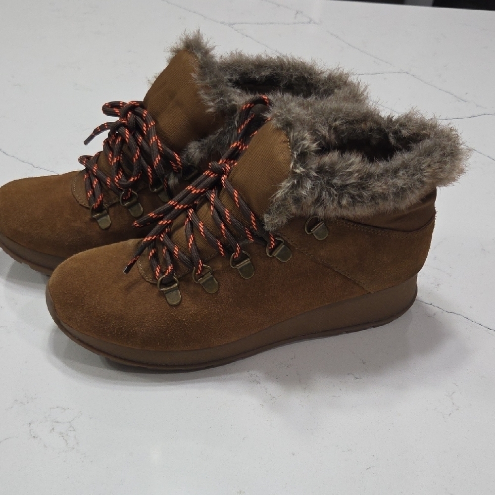BareTraps Tan Fur-Lined Winter Boots Sz8 Gentle Used Extra Laces Lesther Upper